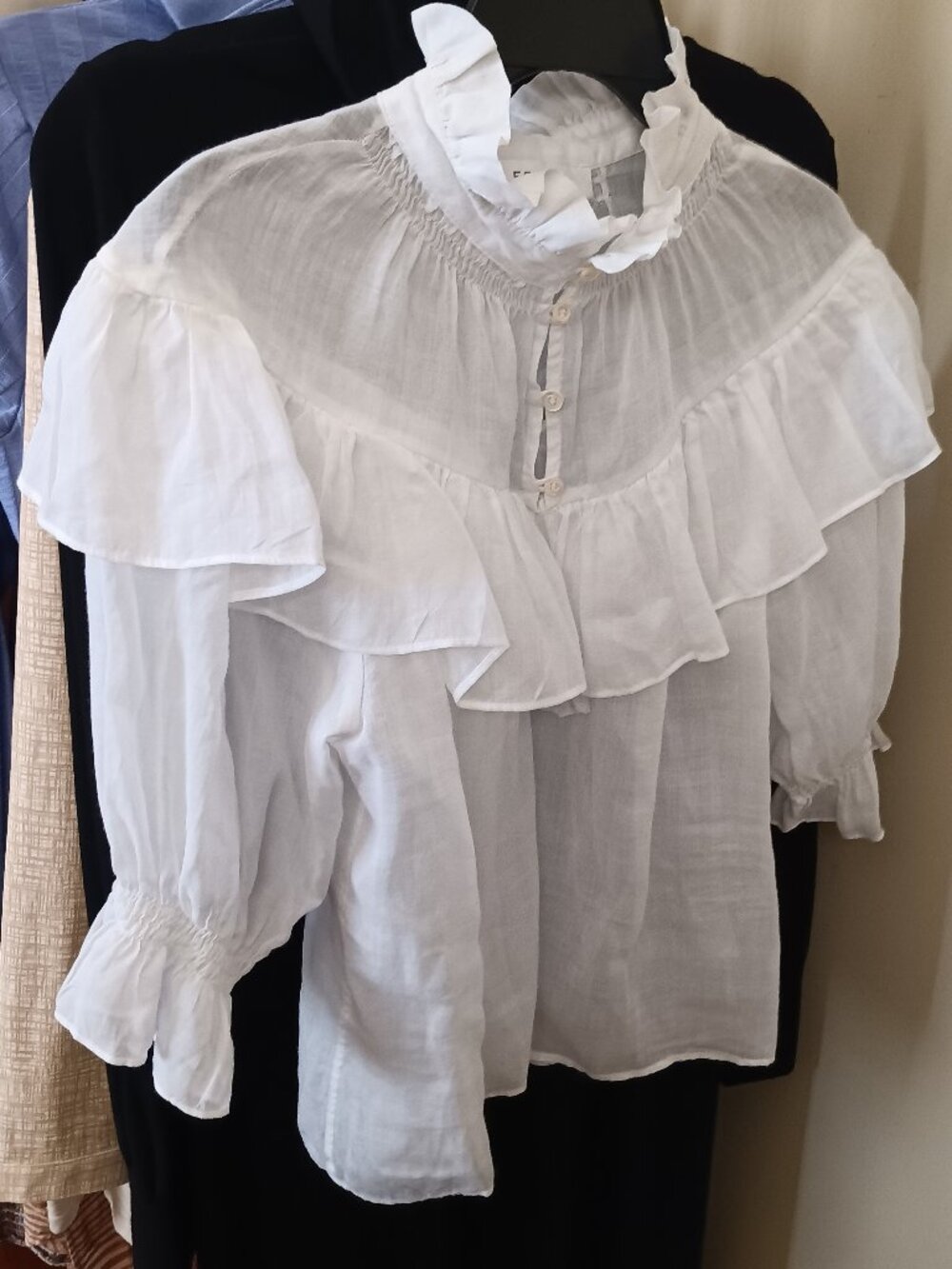 Pre-Loved FRAME White Ruffle Peasant Blouse Size S/P
